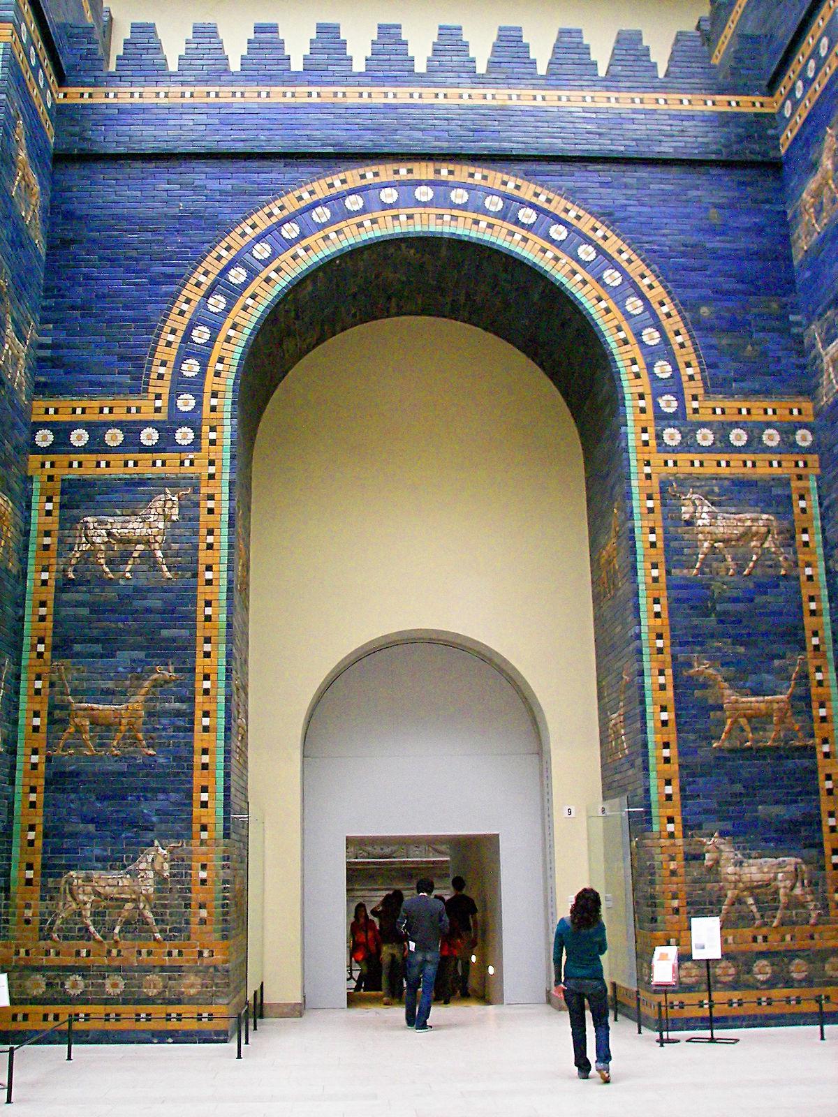 1200px Pergamonmuseum Ishtartor 05